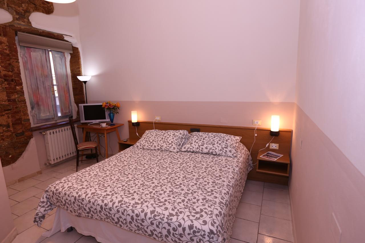 Albergo Livorno 카쉬아나테르메 외부 사진