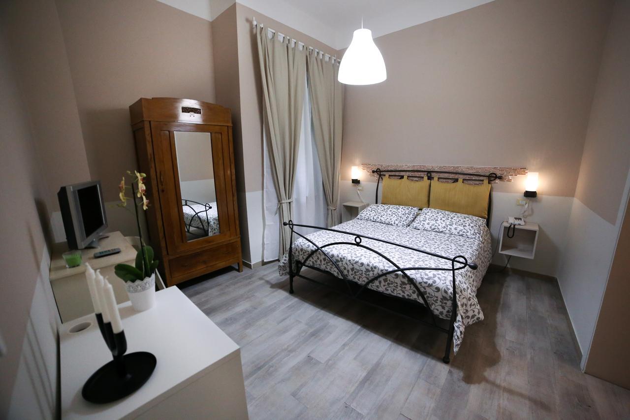 Albergo Livorno 카쉬아나테르메 외부 사진
