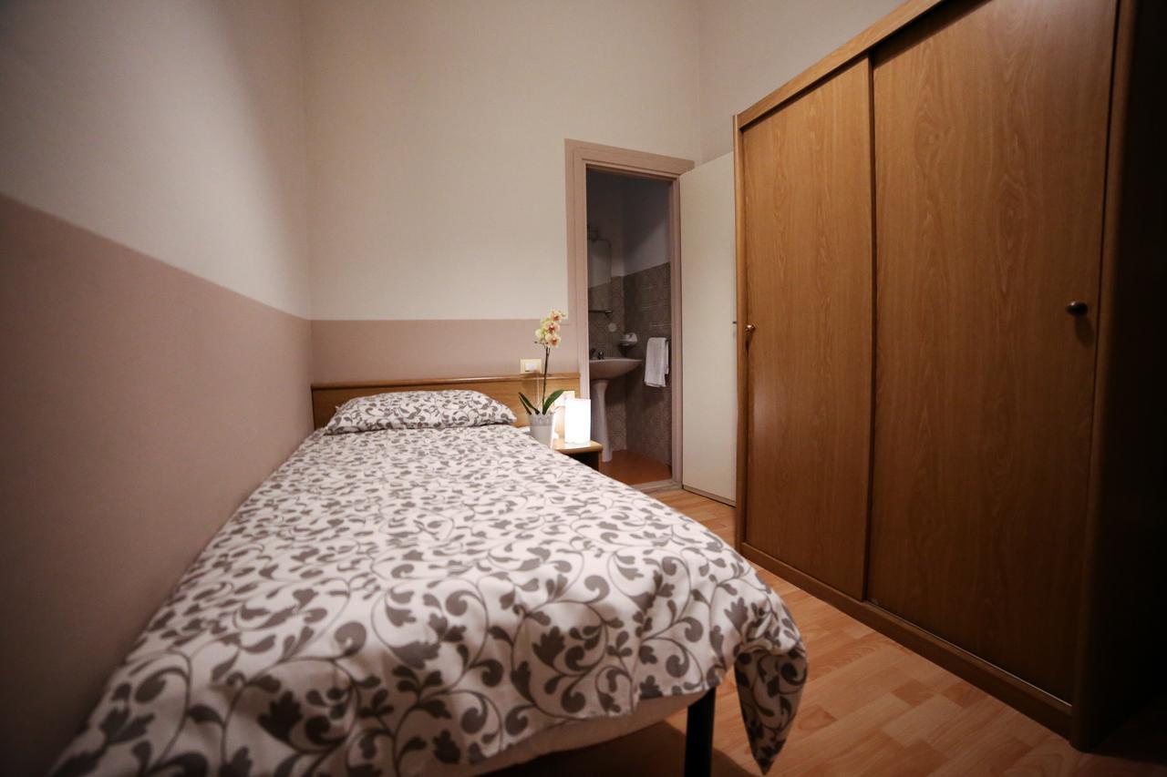 Albergo Livorno 카쉬아나테르메 외부 사진