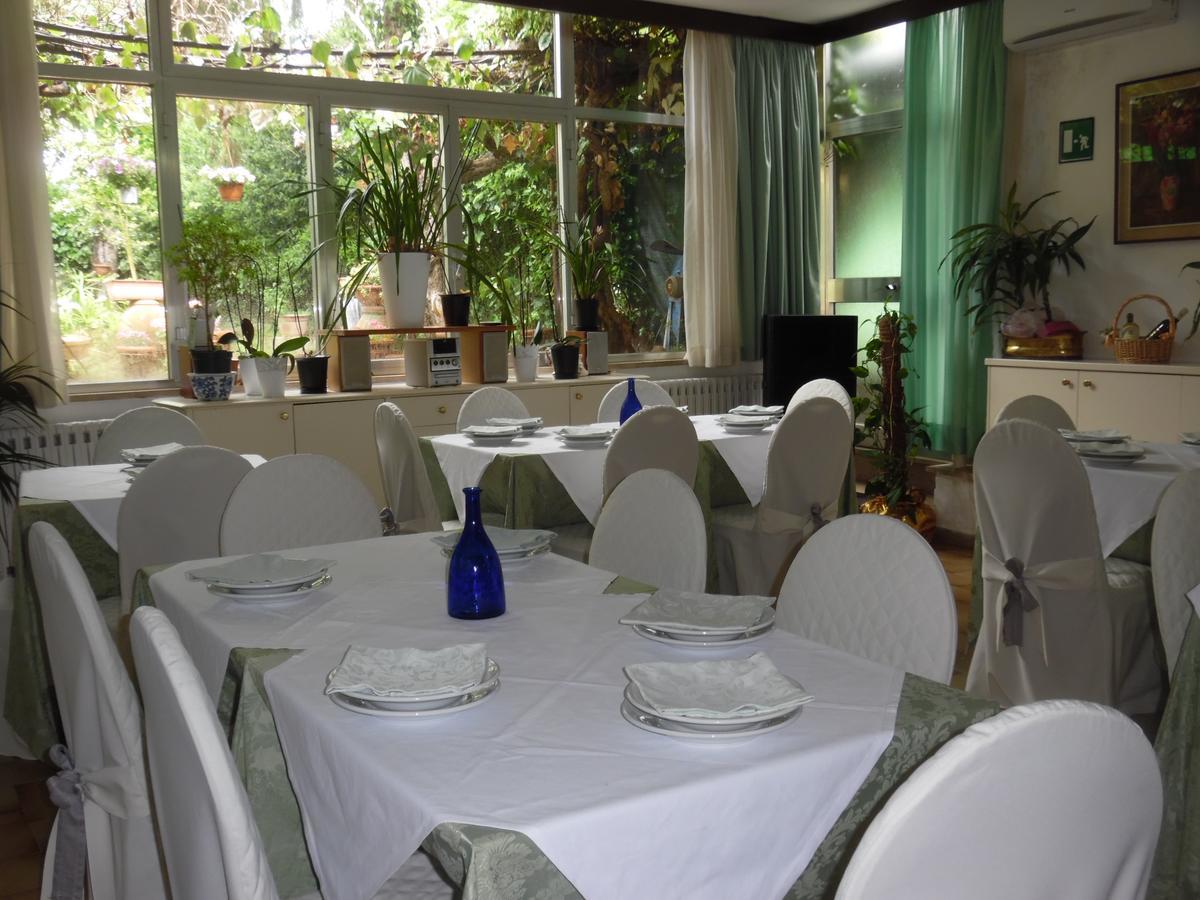 Albergo Livorno 카쉬아나테르메 외부 사진