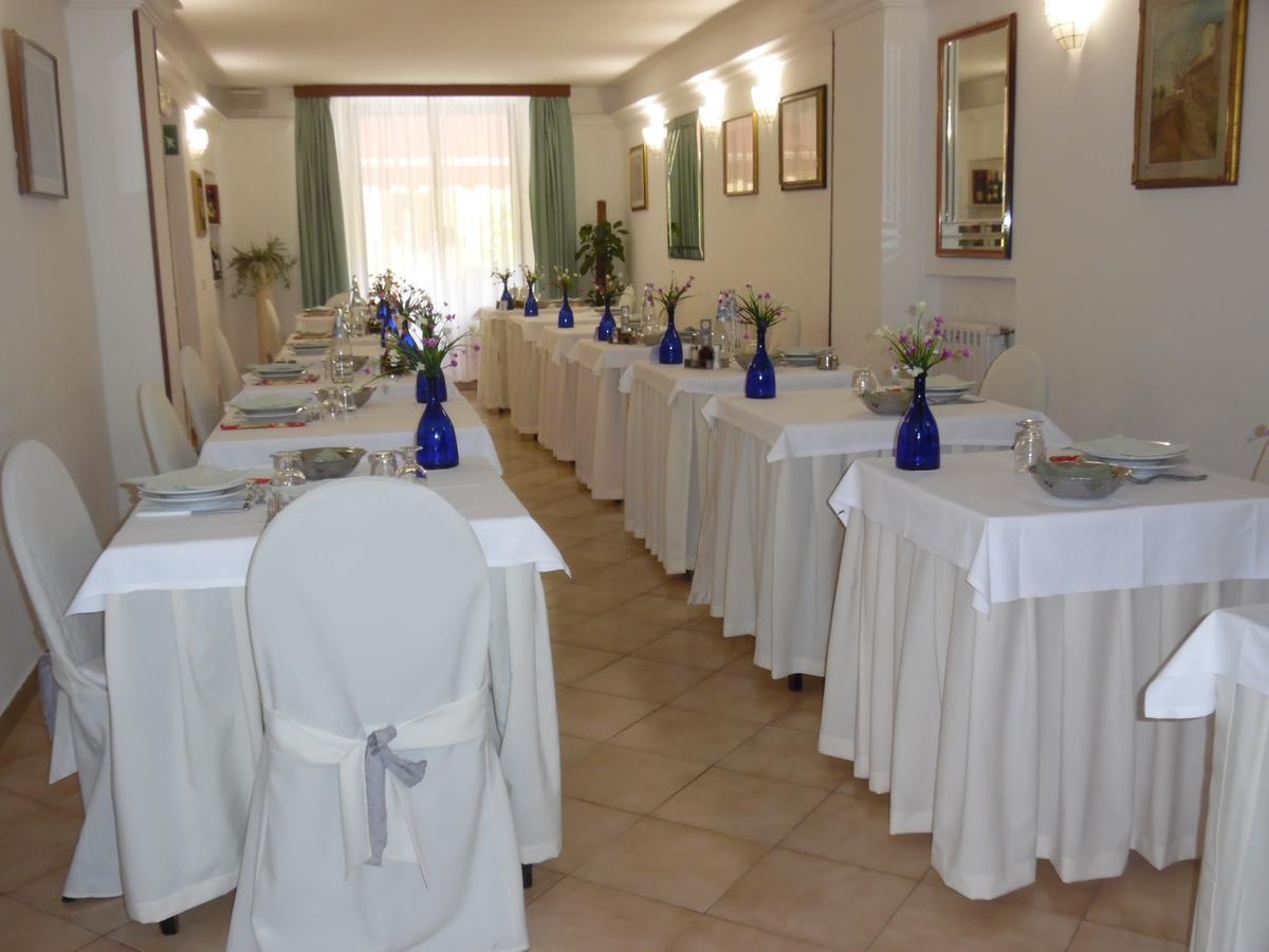 Albergo Livorno 카쉬아나테르메 외부 사진